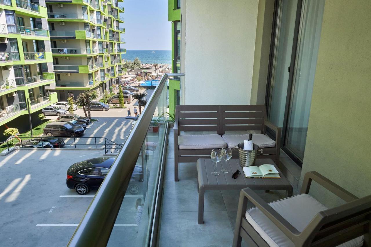 Submarine Apartment Spa N Pool Beach Resort Năvodari Exterior foto