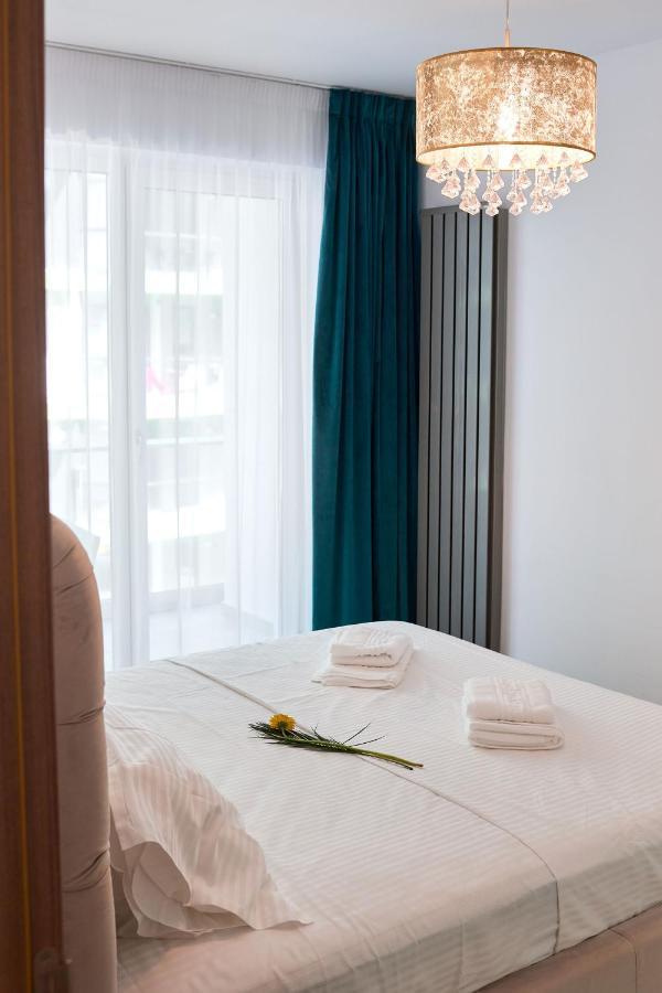 Submarine Apartment Spa N Pool Beach Resort Năvodari Exterior foto